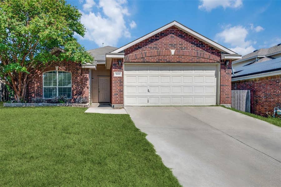 Property photo for 5608 Seafield Lane, Fort Worth, TX