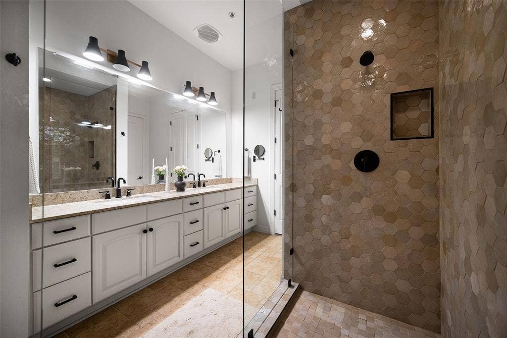 8616 Turtle Creek Boulevard, #516, Dallas, TX 75225 8616 Turtle Creek Boulevard, #516, Dallas, TX 75225