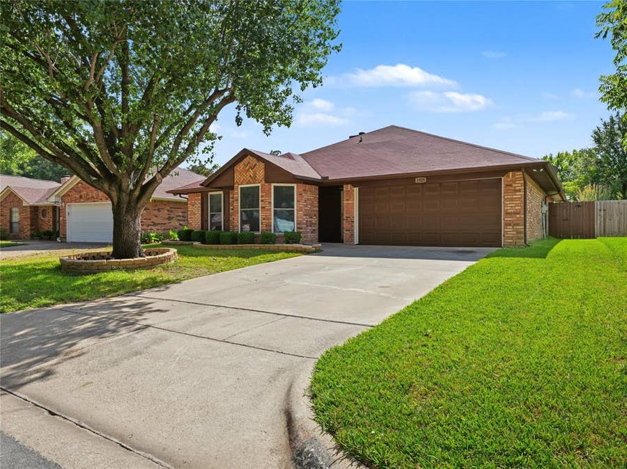 Property photo for 1929 Berrybrook Drive, Fort Worth, TX