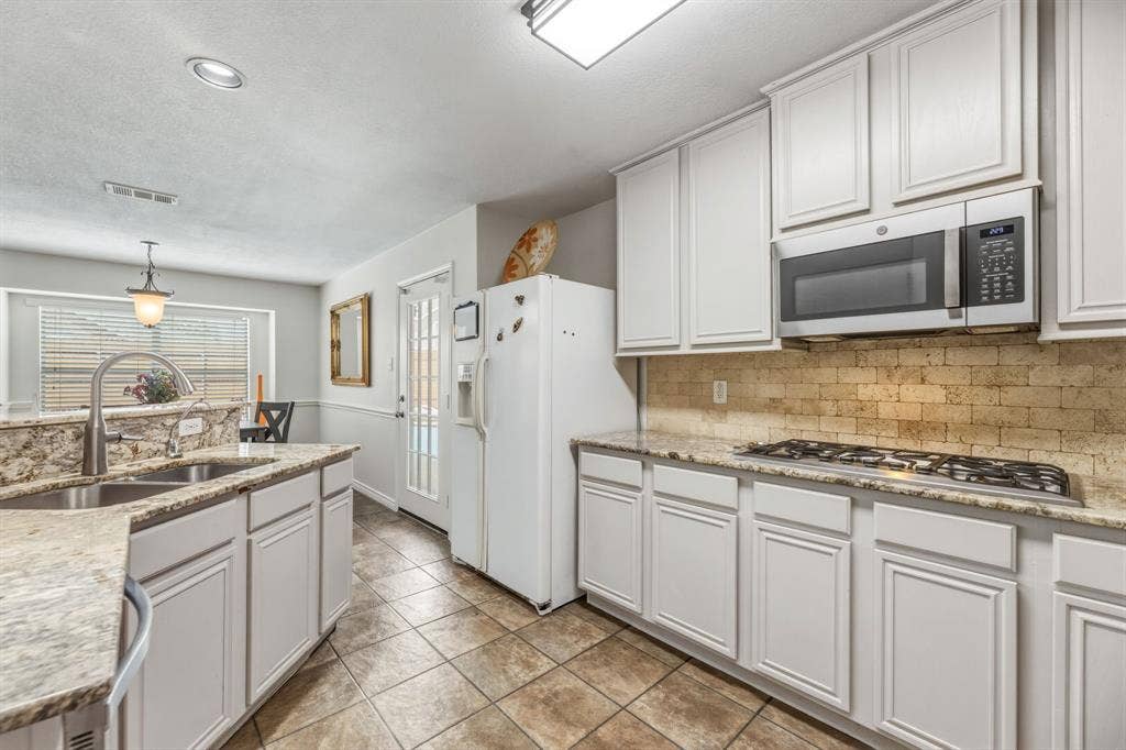 1817 Lake Whitney Lane, Allen, TX 75002 1817 Lake Whitney Lane, Allen, TX 75002