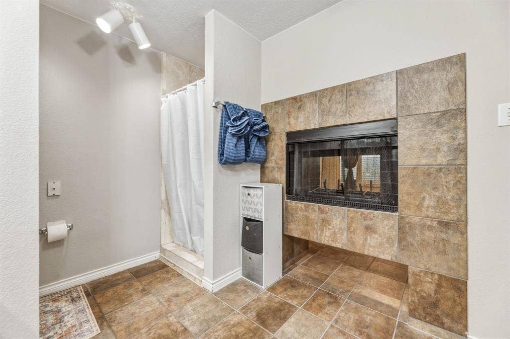1817 Lake Whitney Lane, Allen, TX 75002 1817 Lake Whitney Lane, Allen, TX 75002