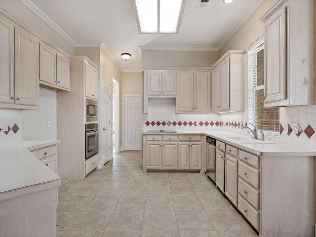 6409 Essex Lane, Plano, TX 75024 6409 Essex Lane, Plano, TX 75024