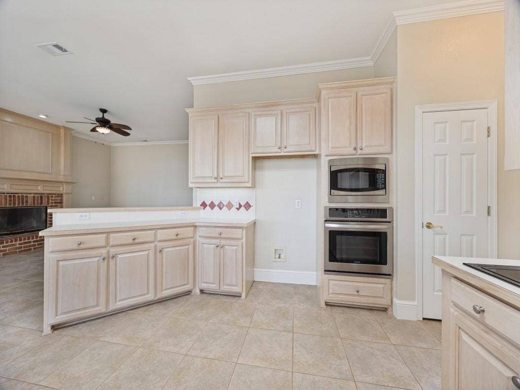 6409 Essex Lane, Plano, TX 75024 6409 Essex Lane, Plano, TX 75024