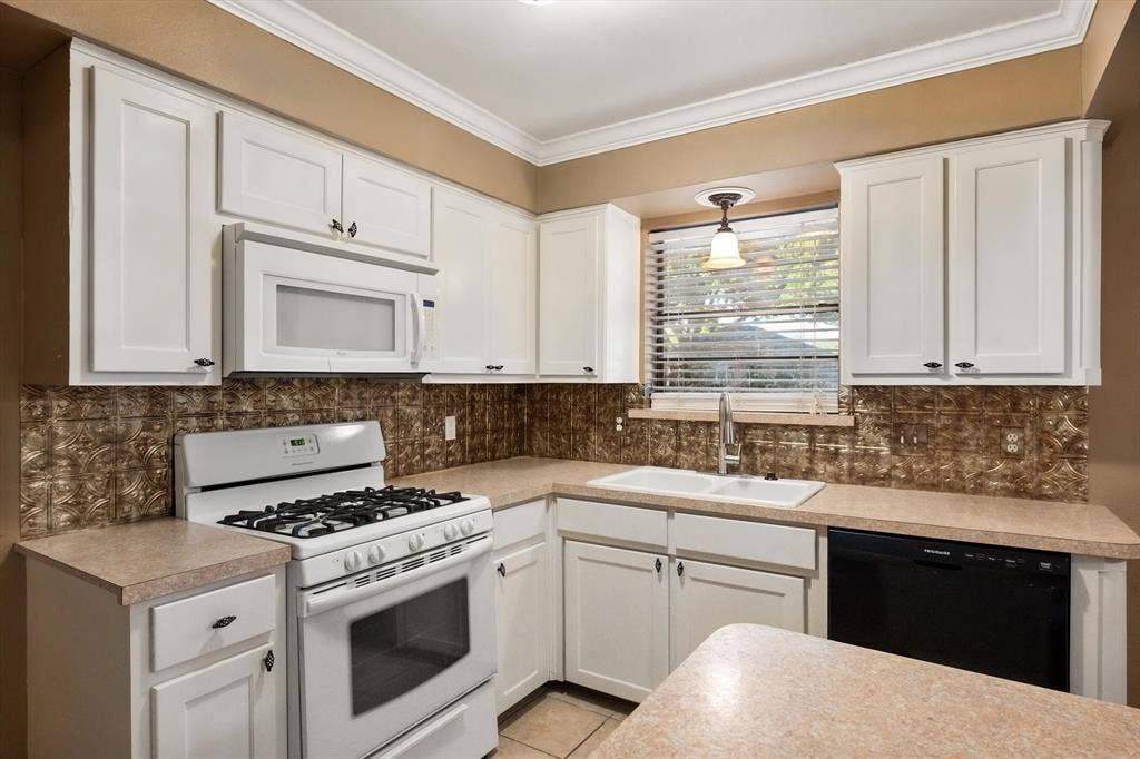 1606 Ridge Court, Midlothian, TX 76065 1606 Ridge Court, Midlothian, TX 76065