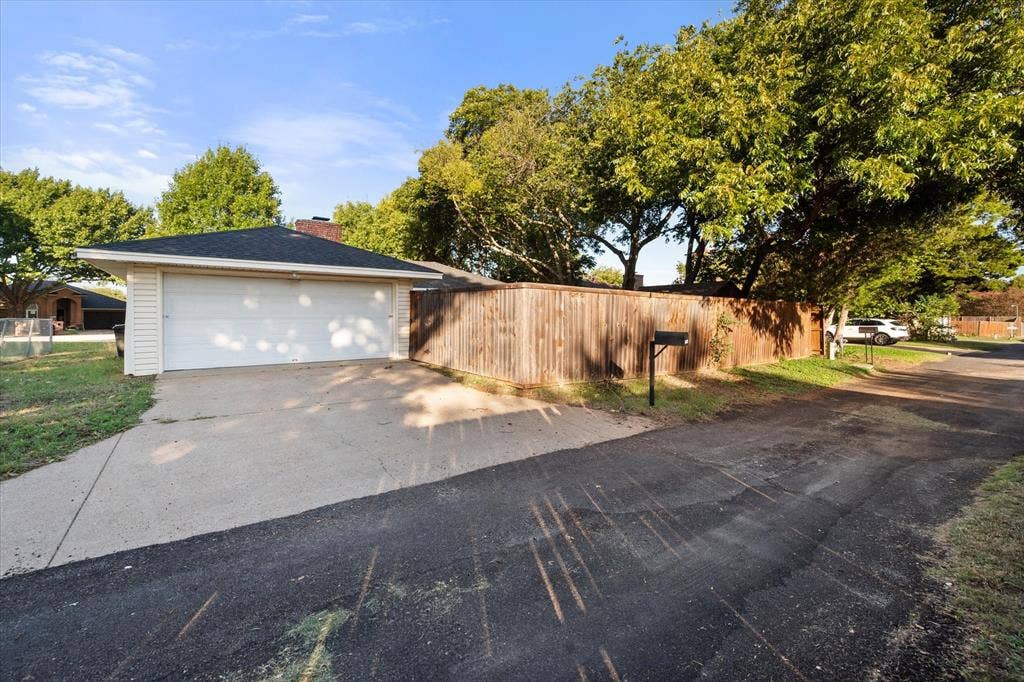 1606 Ridge Court, Midlothian, TX 76065 1606 Ridge Court, Midlothian, TX 76065