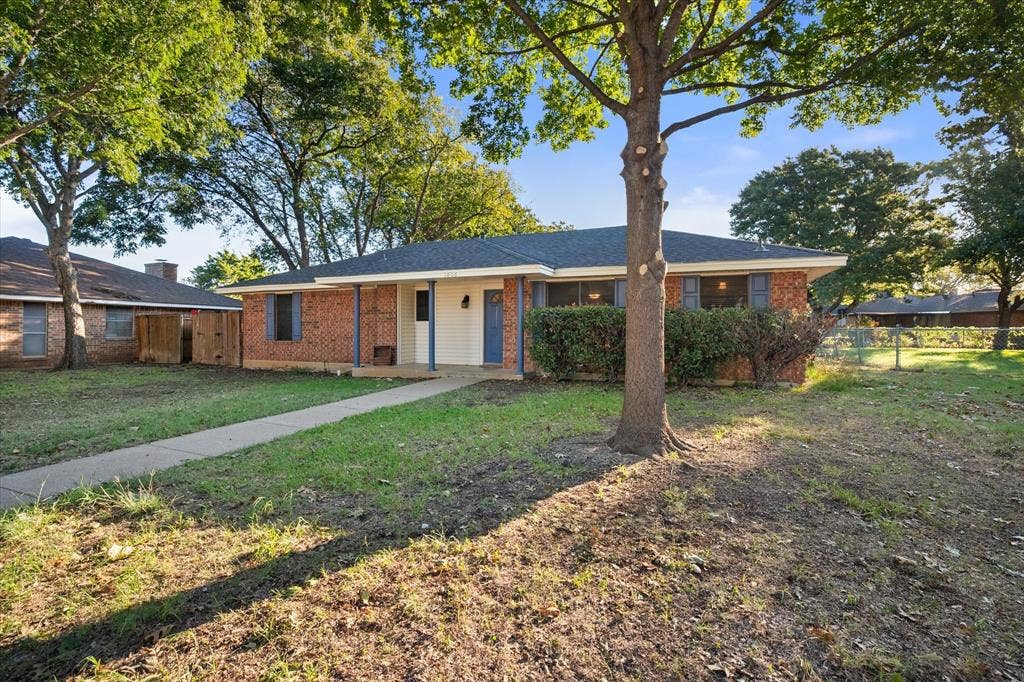 1606 Ridge Court, Midlothian, TX 76065 1606 Ridge Court, Midlothian, TX 76065