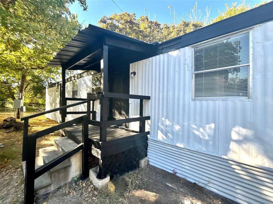 Property photo for 307 E Cates, #400, Bridgeport, TX