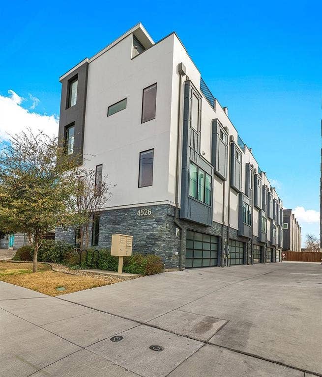 4526 Deere Street, #204, Dallas, TX 75204