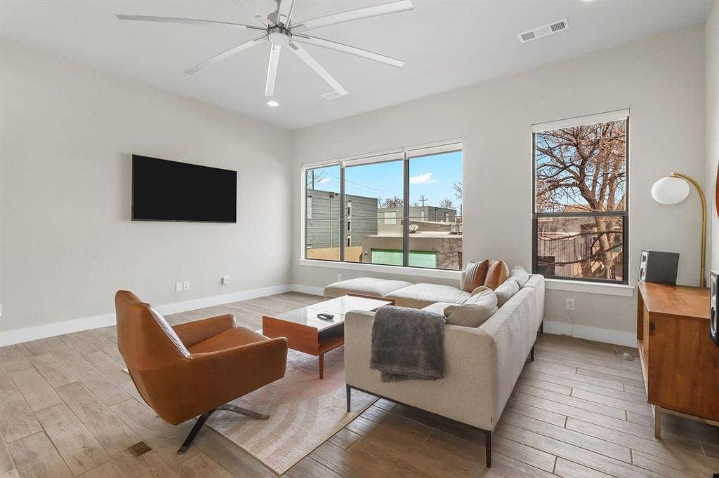 4526 Deere Street, #204, Dallas, TX 75204