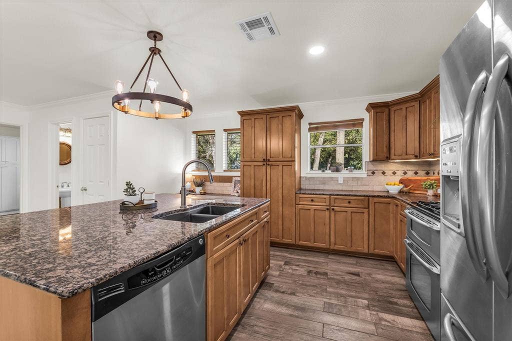 1013 Fairway Road, Woodway, TX 76712