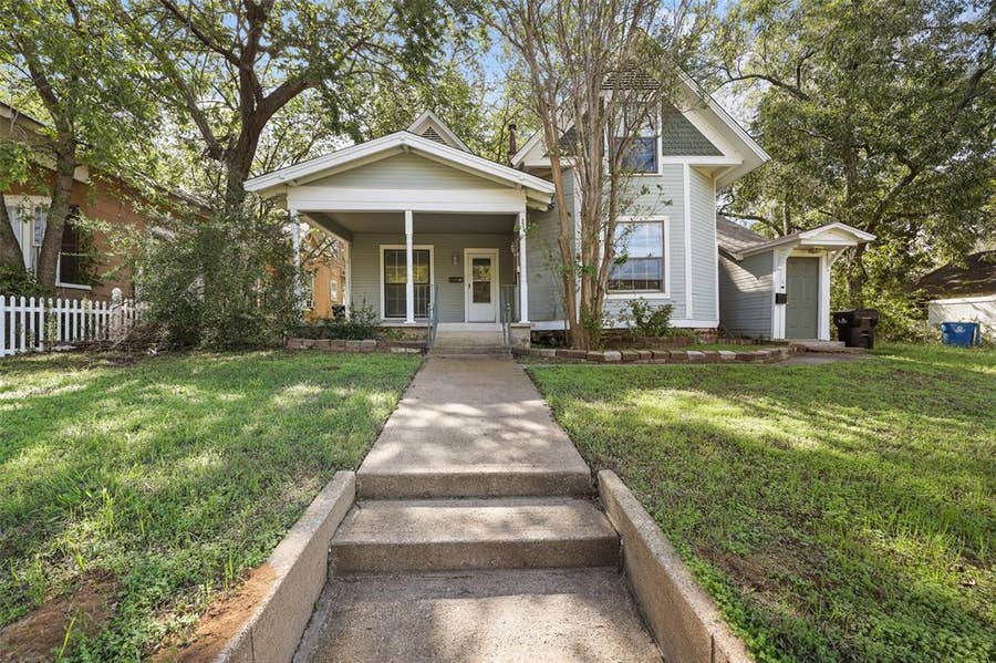 Property photo for 224 W Hull Street, #101-3, Denison, TX