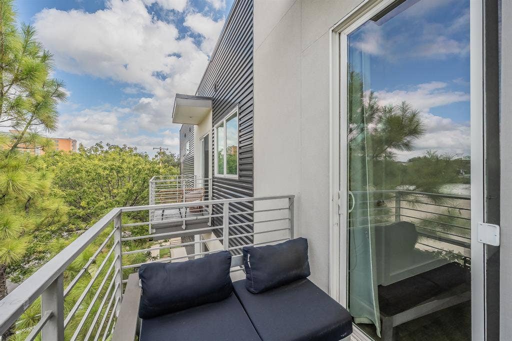 4545 Bowser Avenue, #203, Dallas, TX 75219 4545 Bowser Avenue, #203, Dallas, TX 75219