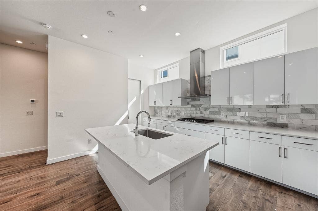 4545 Bowser Avenue, #203, Dallas, TX 75219 4545 Bowser Avenue, #203, Dallas, TX 75219