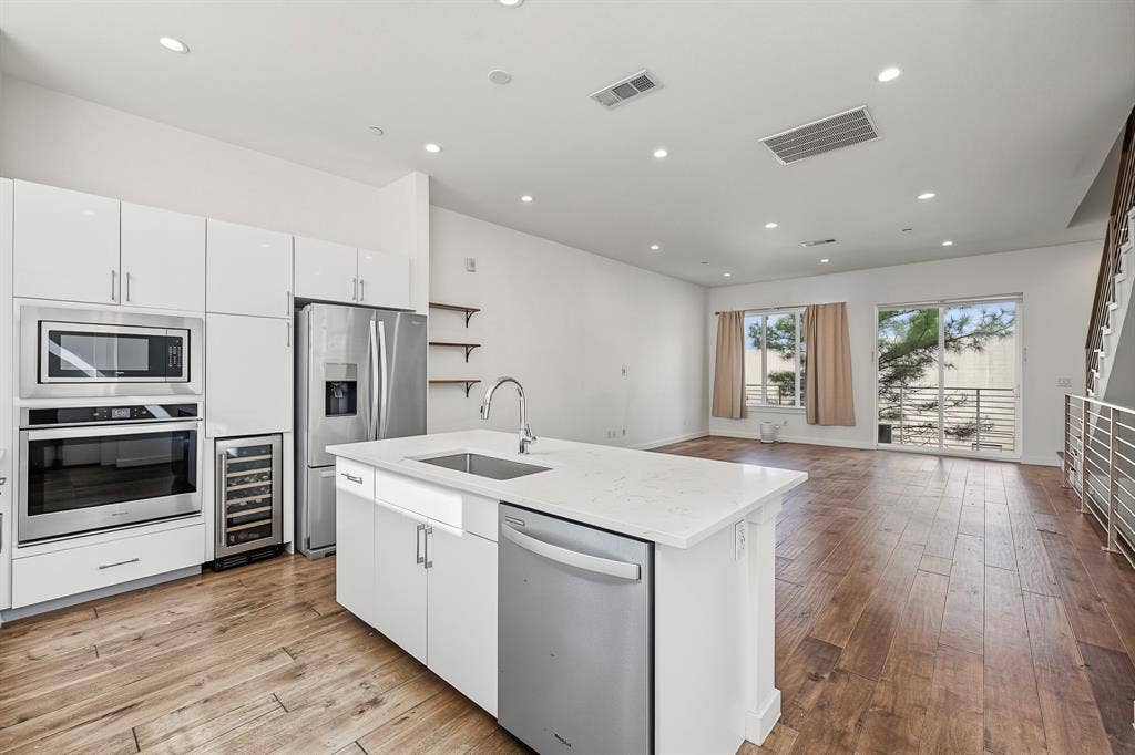4545 Bowser Avenue, #203, Dallas, TX 75219 4545 Bowser Avenue, #203, Dallas, TX 75219