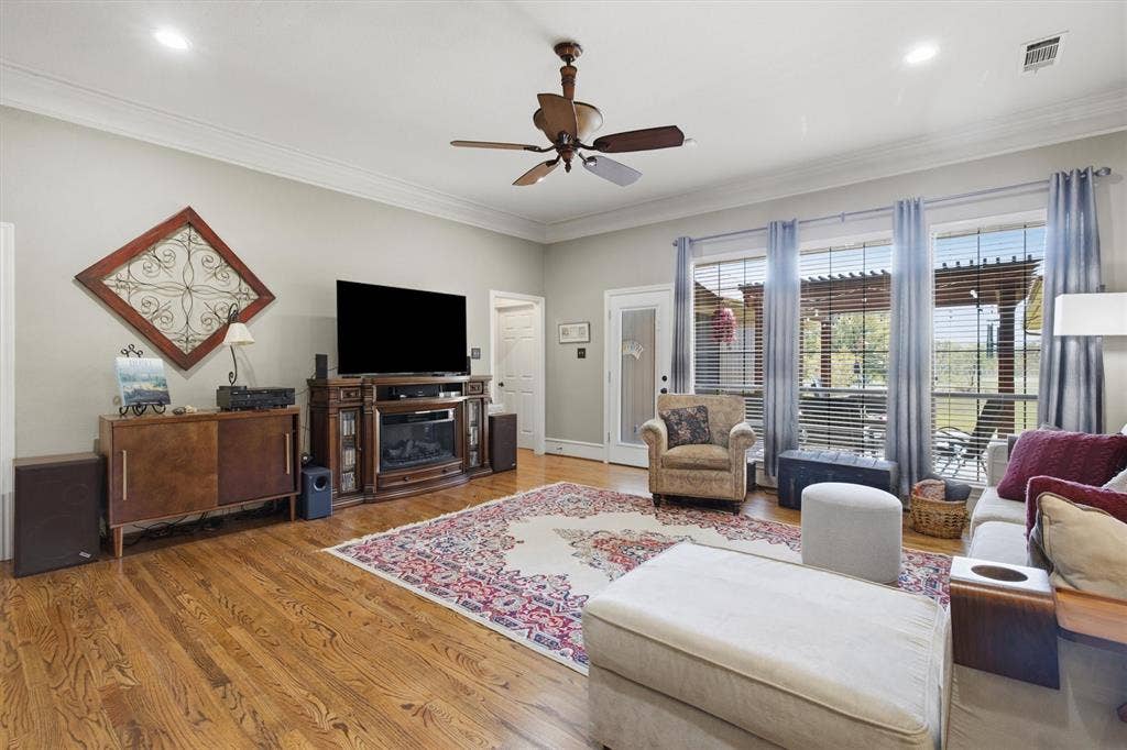 824 Parkhaven Drive, Mesquite, TX 75149