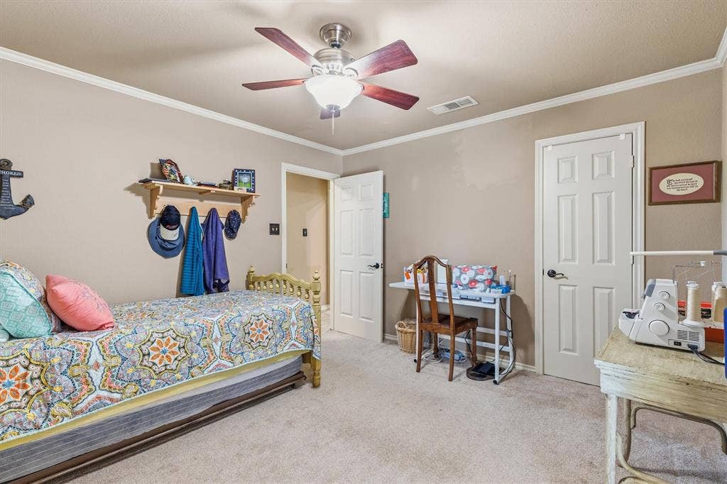824 Parkhaven Drive, Mesquite, TX 75149