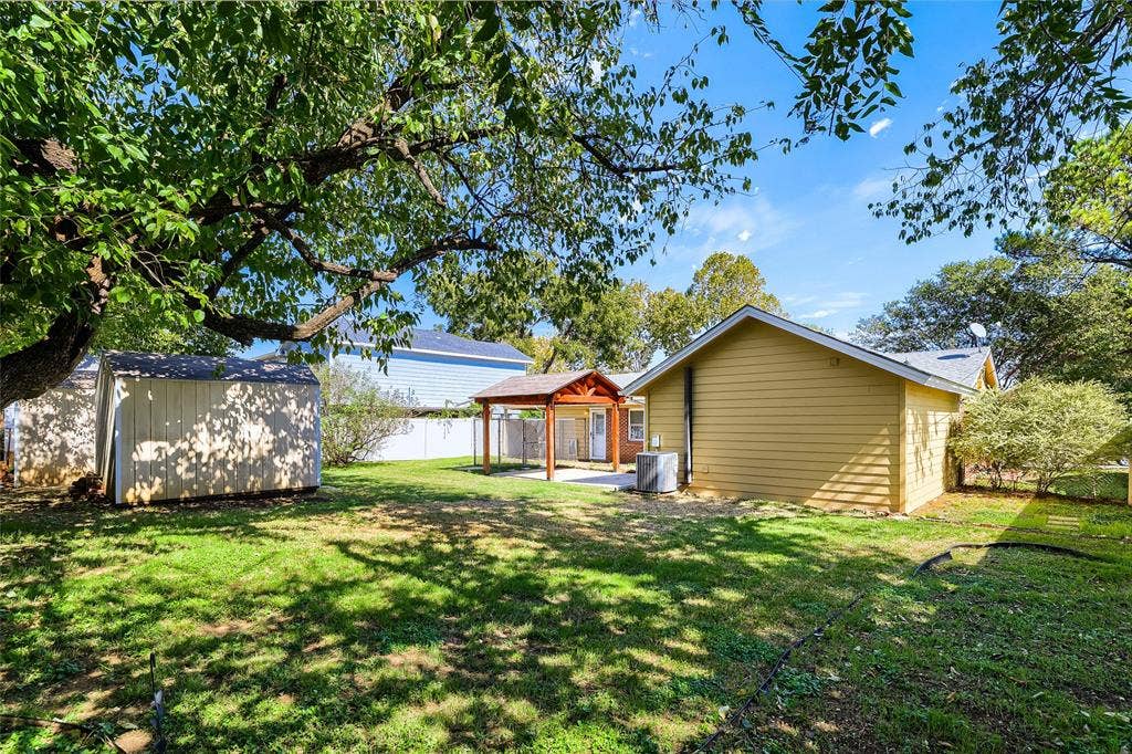 2609 Harvard Street N, Irving, TX 75062 2609 Harvard Street N, Irving, TX 75062
