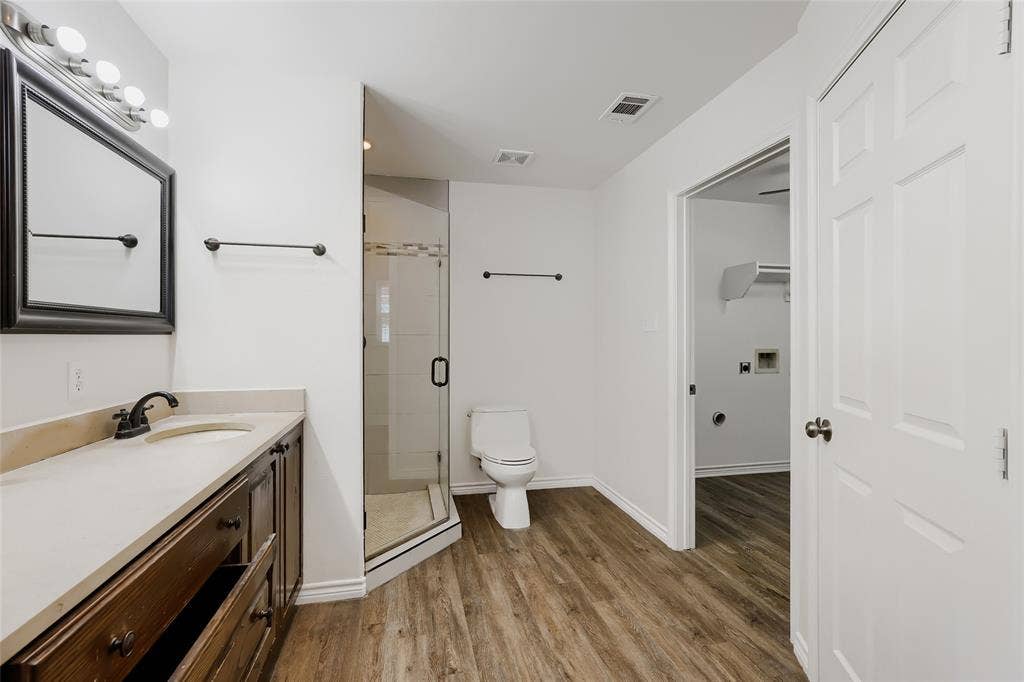 2609 Harvard Street N, Irving, TX 75062 2609 Harvard Street N, Irving, TX 75062