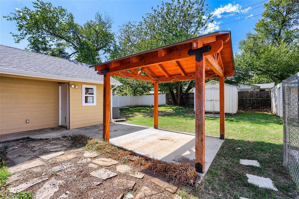 2609 Harvard Street N, Irving, TX 75062 2609 Harvard Street N, Irving, TX 75062