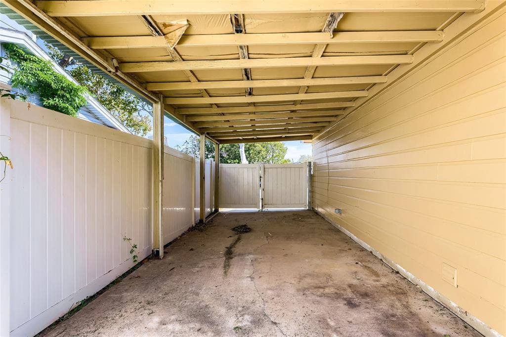 2609 Harvard Street N, Irving, TX 75062 2609 Harvard Street N, Irving, TX 75062