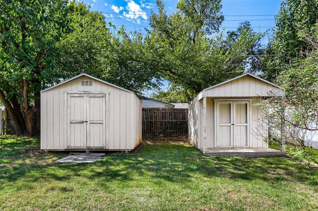 2609 Harvard Street N, Irving, TX 75062 2609 Harvard Street N, Irving, TX 75062