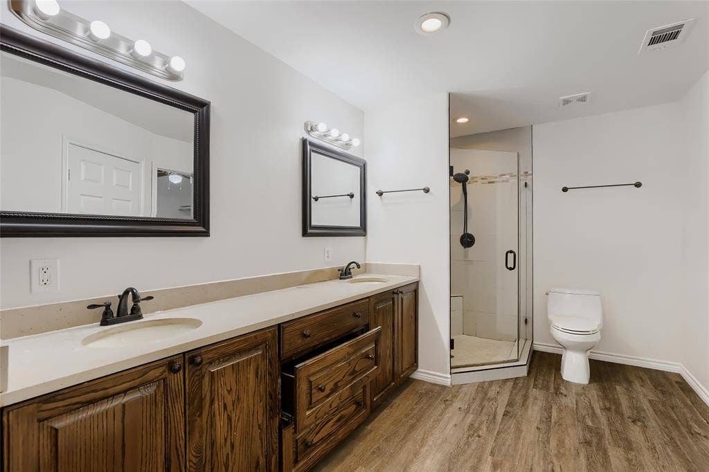 2609 Harvard Street N, Irving, TX 75062 2609 Harvard Street N, Irving, TX 75062