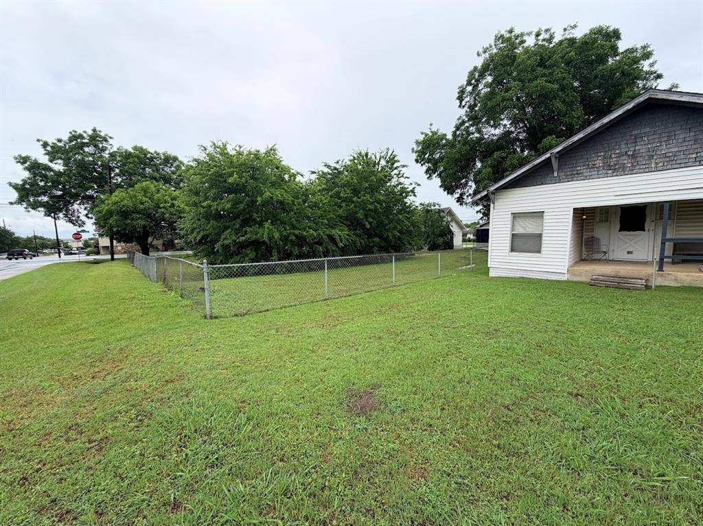 105 E 3rd Street, Prosper, TX 75078 105 E 3rd Street, Prosper, TX 75078