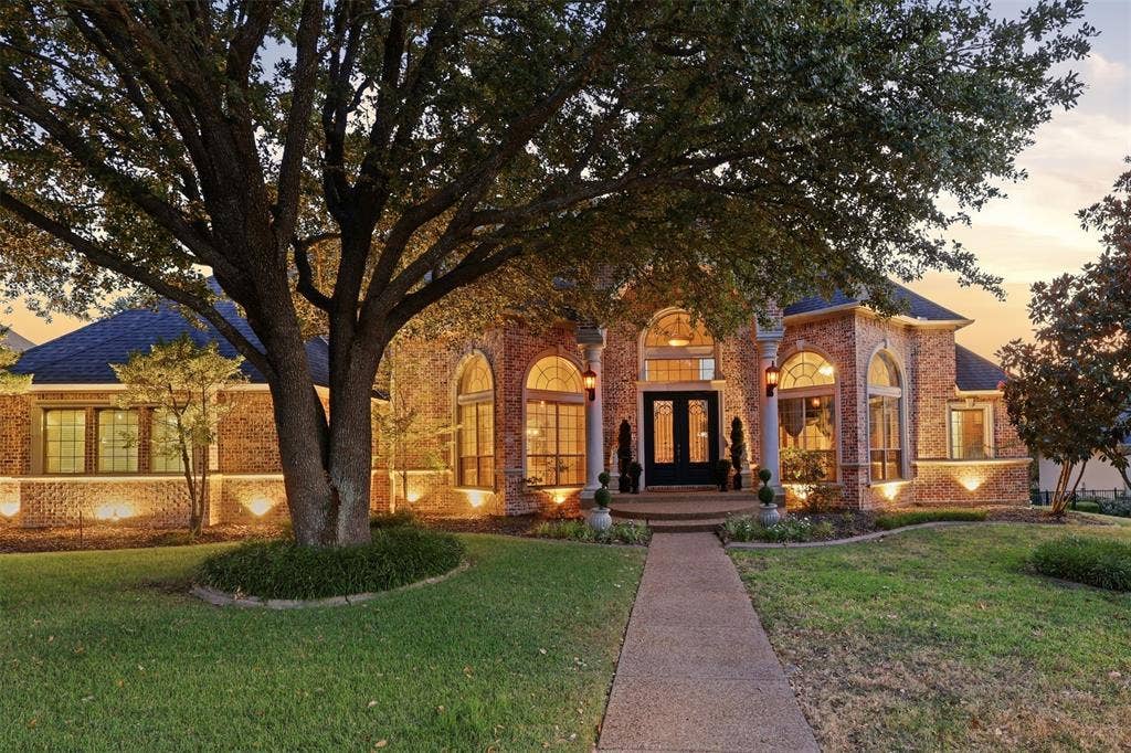 1919 Kings Pass, Heath, TX 75032 Welcome Home!