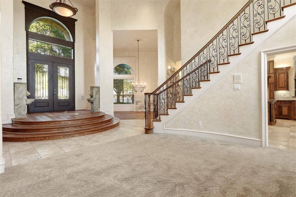 1919 Kings Pass, Heath, TX 75032 Elegant winding staircase