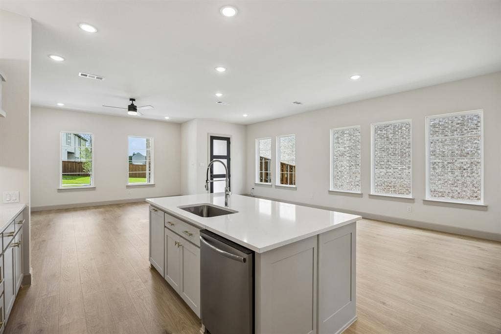 312 Callum Parkway, Celina, TX 75009 Welcome into your beautiful, light filled, open concept Giselle floor plan!