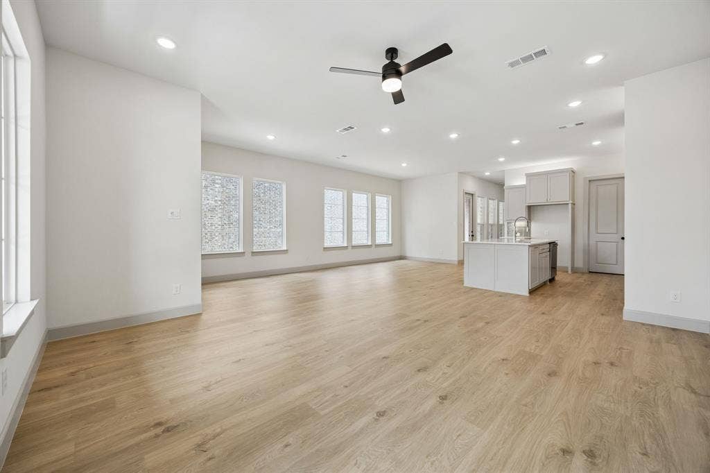 312 Callum Parkway, Celina, TX 75009 Whether it's grand dinner parties or cozy family meals, this light filled dining room is the perfect place for you to entertain.