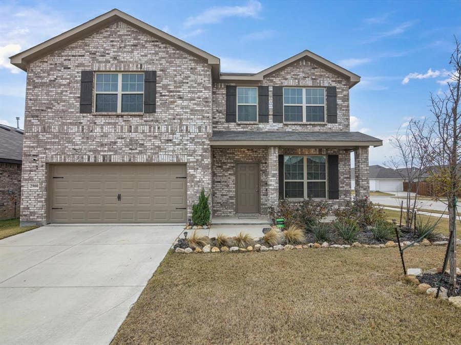 Property photo for 2900 Fox Trail Lane, Fort Worth, TX