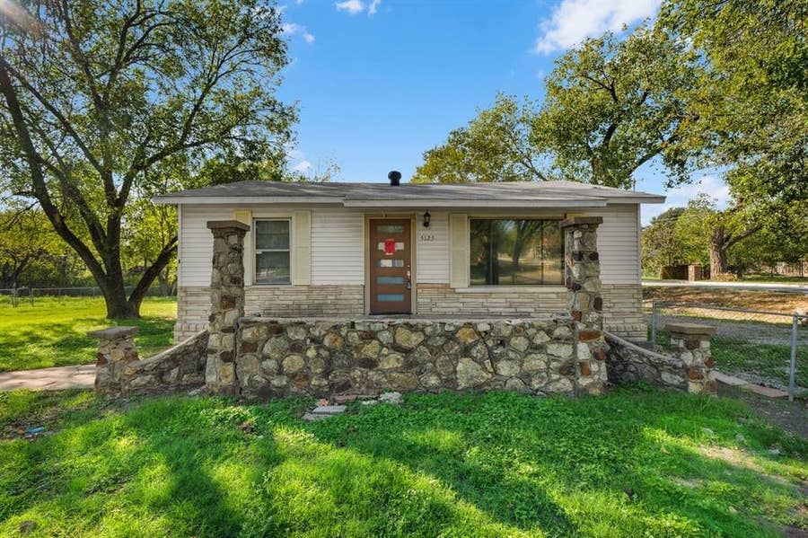 Property photo for 5125 Calloway Street, Sansom Park, TX
