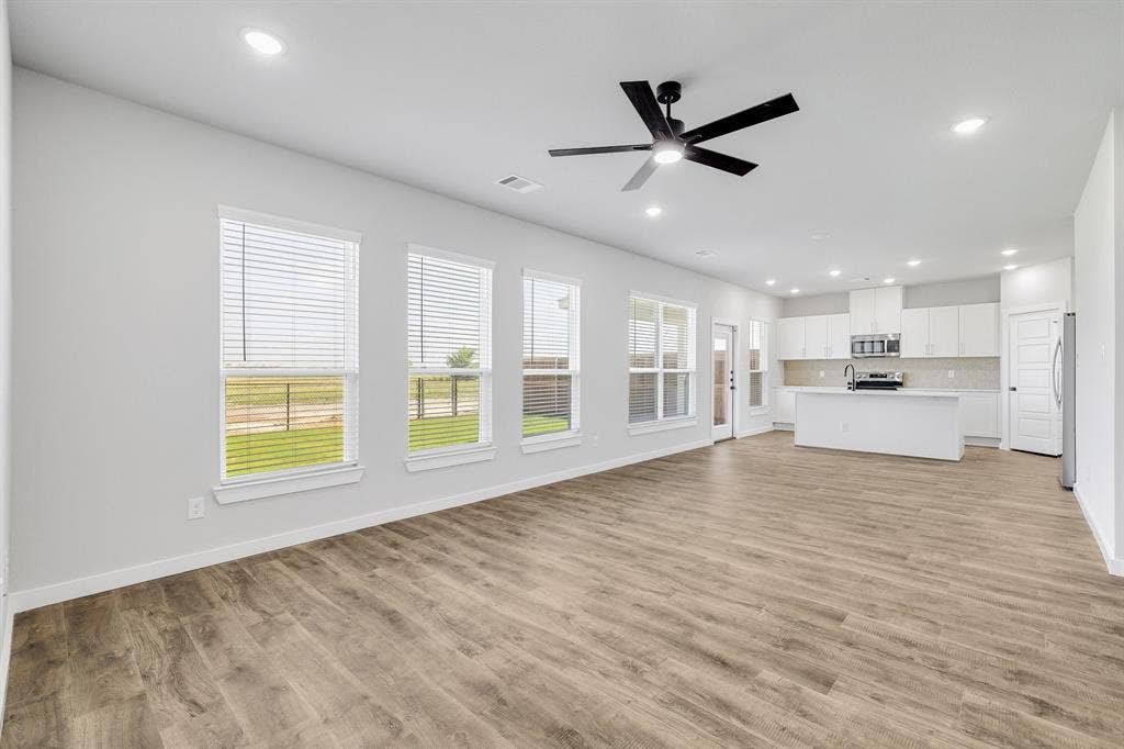 6609-6611 Florence Drive, Midlothian, TX 76065 6609-6611 Florence Drive, Midlothian, TX 76065