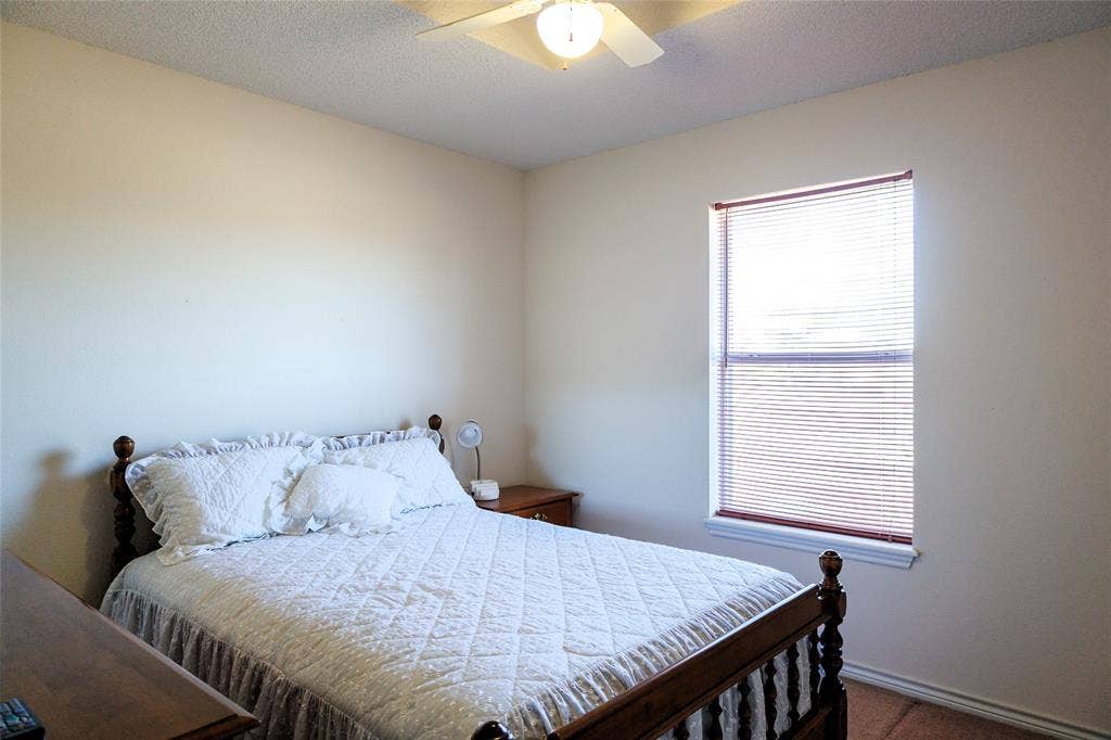 12987 County Road 452, Lindale, TX 75771