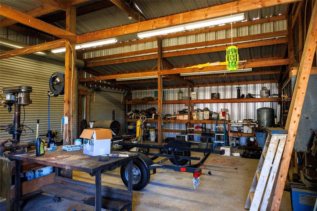 12987 County Road 452, Lindale, TX 75771