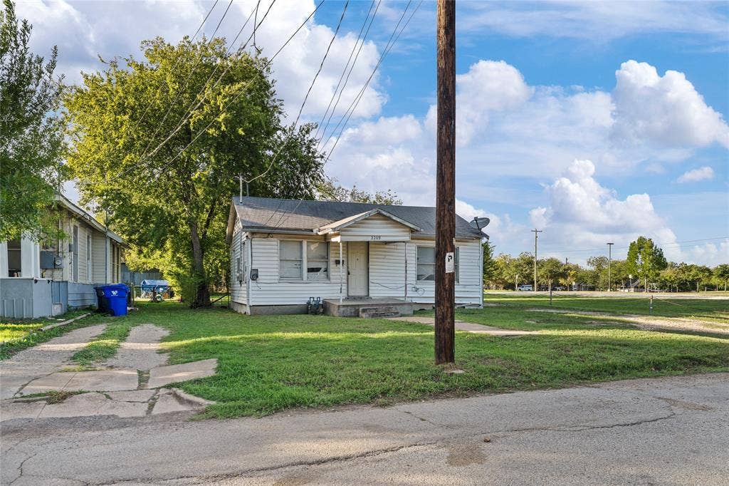 2209 Cleveland Avenue, Waco, TX 76706 2209 Cleveland Avenue, Waco, TX 76706