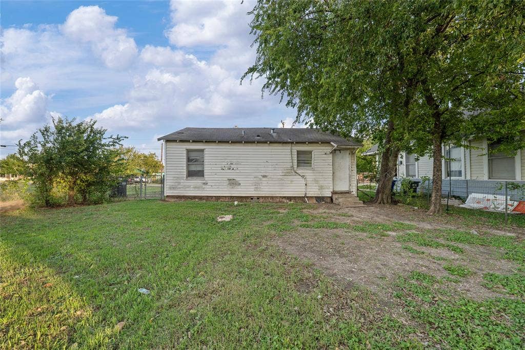 2209 Cleveland Avenue, Waco, TX 76706 2209 Cleveland Avenue, Waco, TX 76706