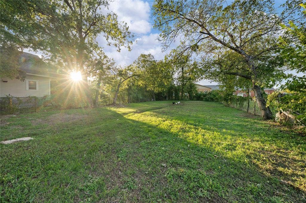 2209 Cleveland Avenue, Waco, TX 76706 2209 Cleveland Avenue, Waco, TX 76706