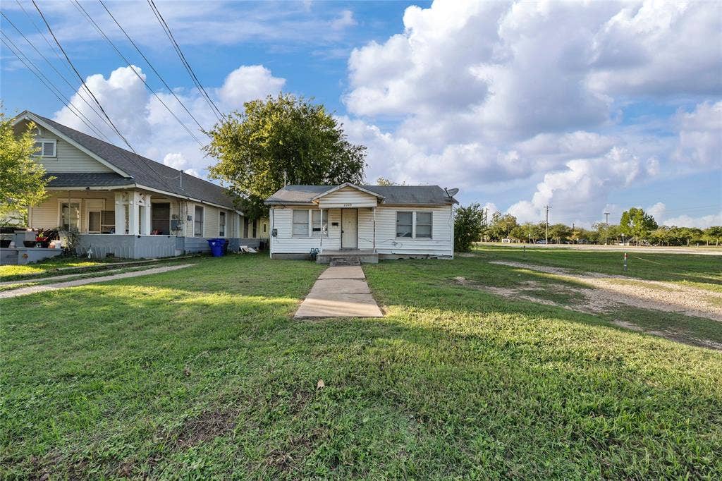 2209 Cleveland Avenue, Waco, TX 76706 2209 Cleveland Avenue, Waco, TX 76706