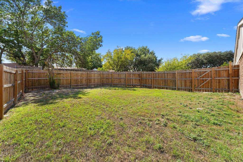 7310 Flameleaf Place, Dallas, TX 75249 7310 Flameleaf Place, Dallas, TX 75249