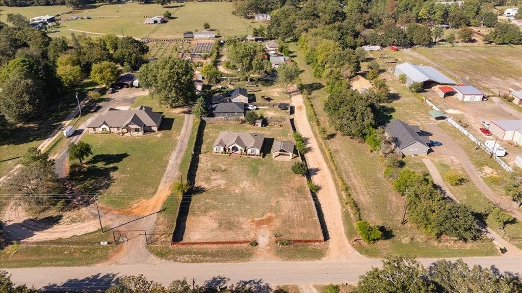 758 County Road 37, Tyler, TX 75706 758 County Road 37, Tyler, TX 75706