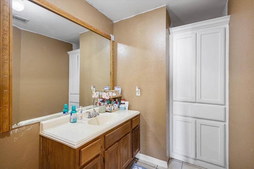 758 County Road 37, Tyler, TX 75706 758 County Road 37, Tyler, TX 75706