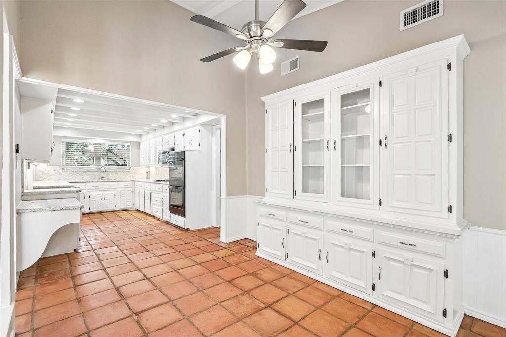 2840 Meadowbrook Drive, Plano, TX 75075 2840 Meadowbrook Drive, Plano, TX 75075