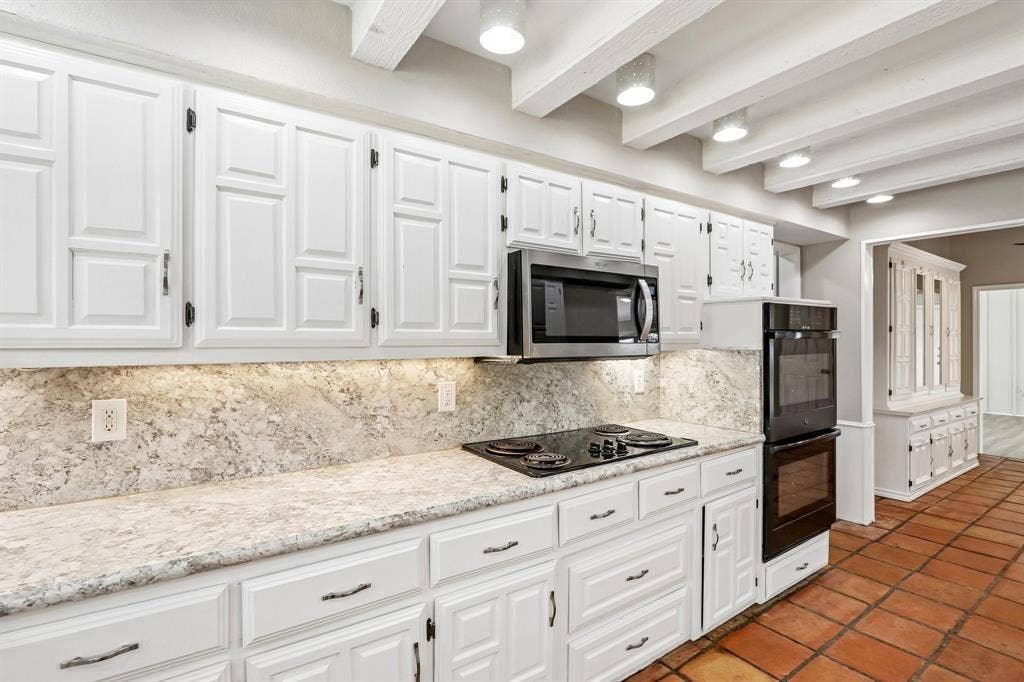 2840 Meadowbrook Drive, Plano, TX 75075 2840 Meadowbrook Drive, Plano, TX 75075