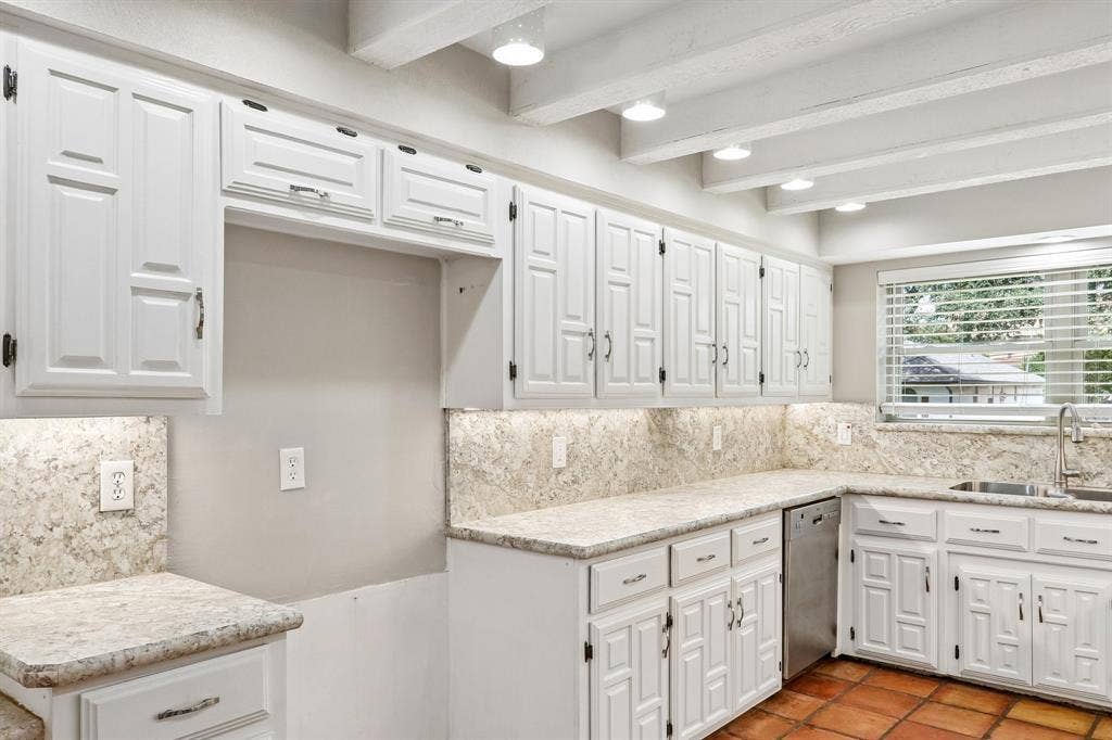 2840 Meadowbrook Drive, Plano, TX 75075 2840 Meadowbrook Drive, Plano, TX 75075