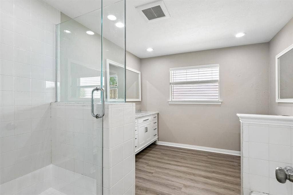 2840 Meadowbrook Drive, Plano, TX 75075 2840 Meadowbrook Drive, Plano, TX 75075