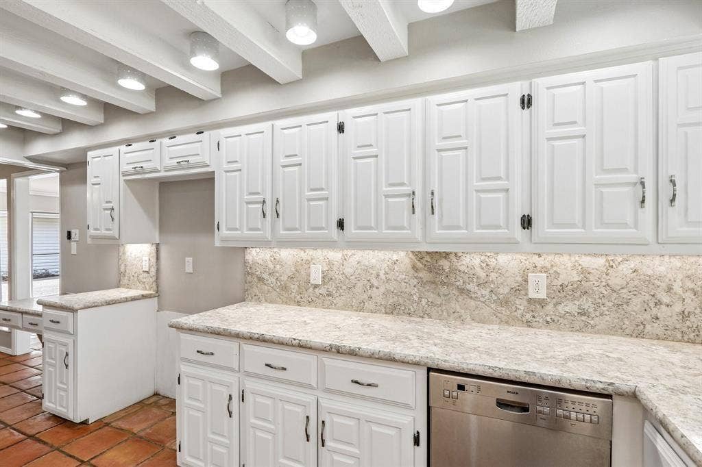 2840 Meadowbrook Drive, Plano, TX 75075 2840 Meadowbrook Drive, Plano, TX 75075
