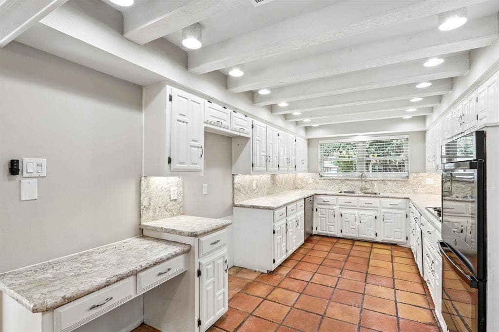 2840 Meadowbrook Drive, Plano, TX 75075 2840 Meadowbrook Drive, Plano, TX 75075