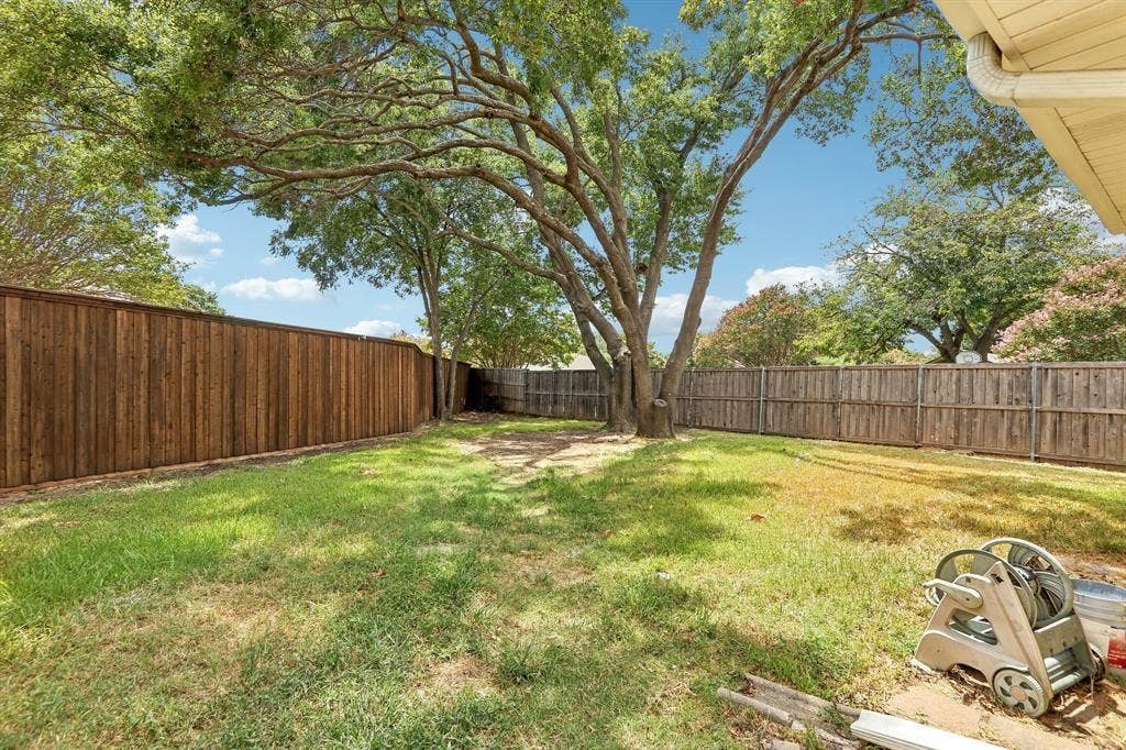 2840 Meadowbrook Drive, Plano, TX 75075 2840 Meadowbrook Drive, Plano, TX 75075